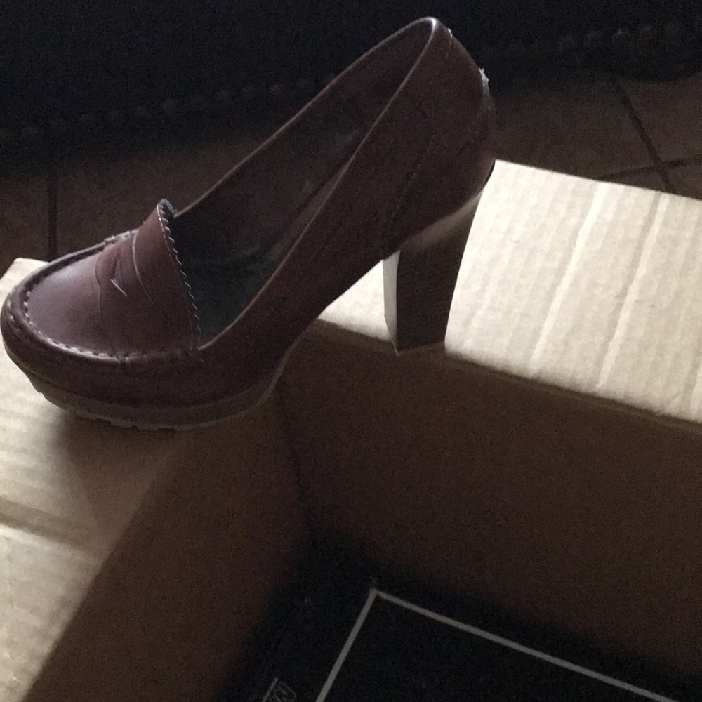Shoes - Picture 3 of 5